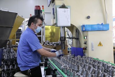 從攜皮包奔走送貨到全球占85% 一個包裝材料王國崛起的故事